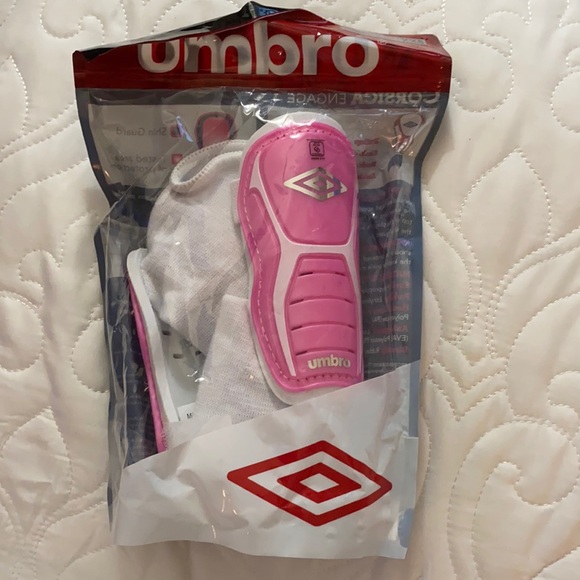 Umbro pink girls shin guards for sports ⚽️ XXS